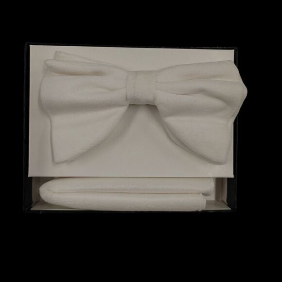 MEN'S EJ SAMUEL WHITE VELVET LARGE BUTTERFLY BOWTIE & POCKET SQUARE. VBTR 5 - Picture 2 of 3
